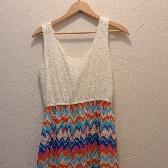 Blush Dresses & Skirts - Blush White and Orange Sleeveless V-Neck Sundress